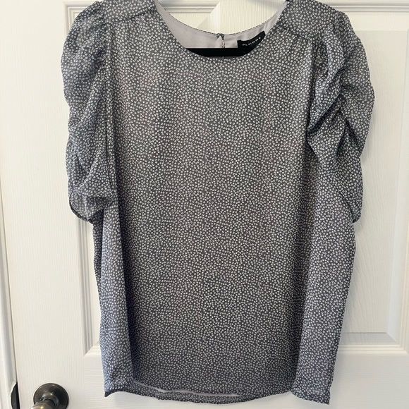 ✨ Pleione Ruched Round Neck Blouse - Picture 4 of 4